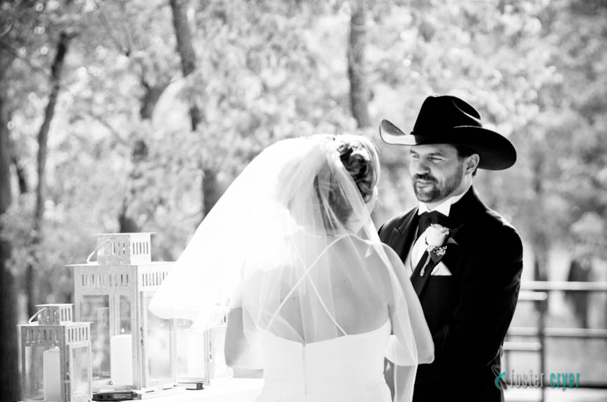 Tulsa Wedding Photographer - John & Heather