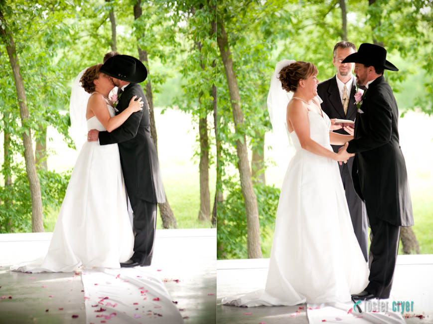 Tulsa Wedding Photographer - John & Heather